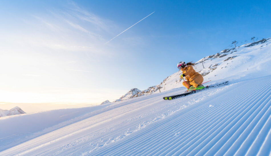 The first turns in the snow - start of the season on the Mölltal Glacier