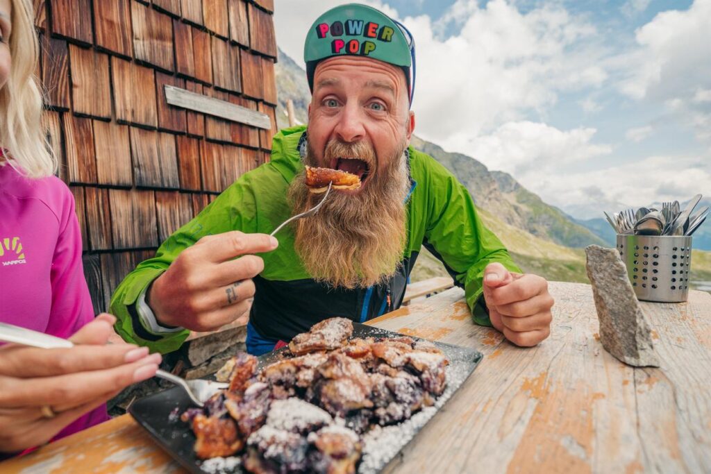 Der Kaiserschmarrn wird gegessen und schmeckt